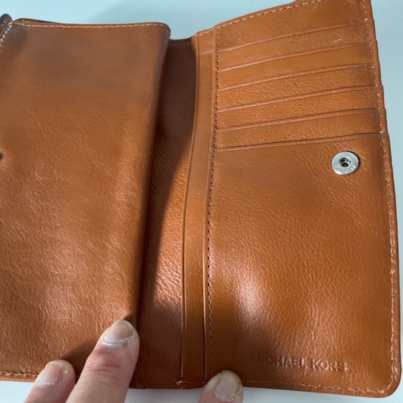 Michael Kors brown leather wallet - Picture 3 of 3